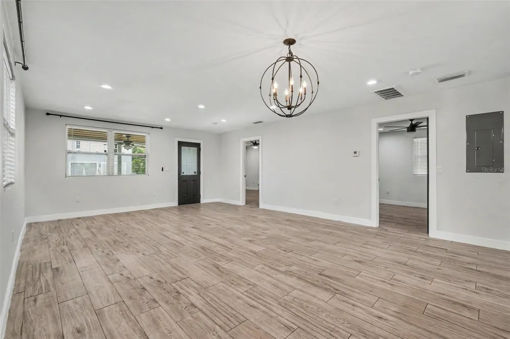 801 E BAKER STREET Tampa, FL 33603