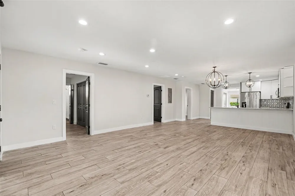 801 E BAKER STREET Tampa, FL 33603