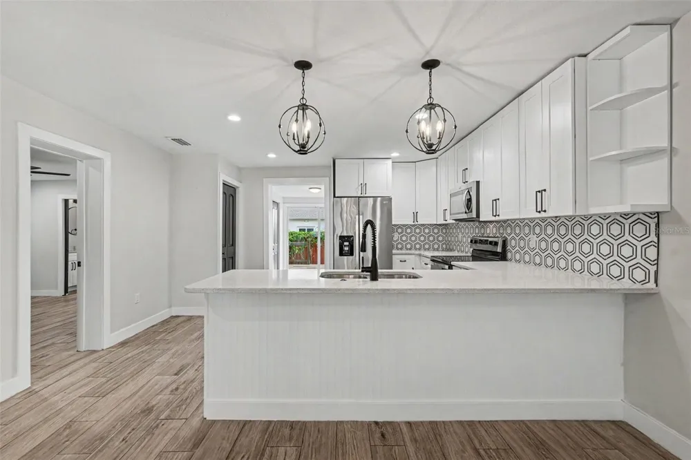 801 E BAKER STREET Tampa, FL 33603