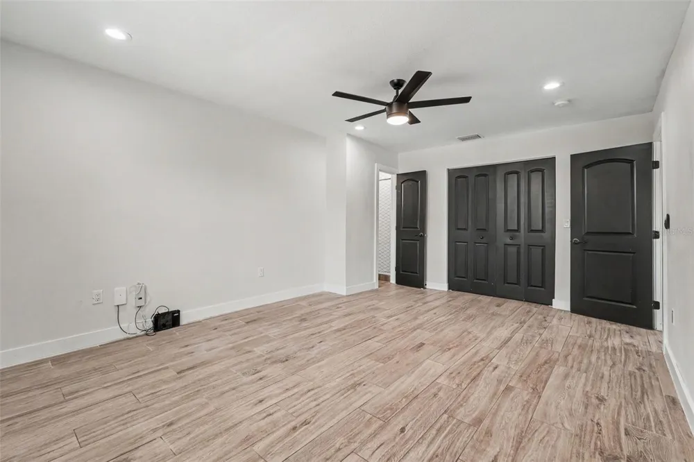 801 E BAKER STREET Tampa, FL 33603