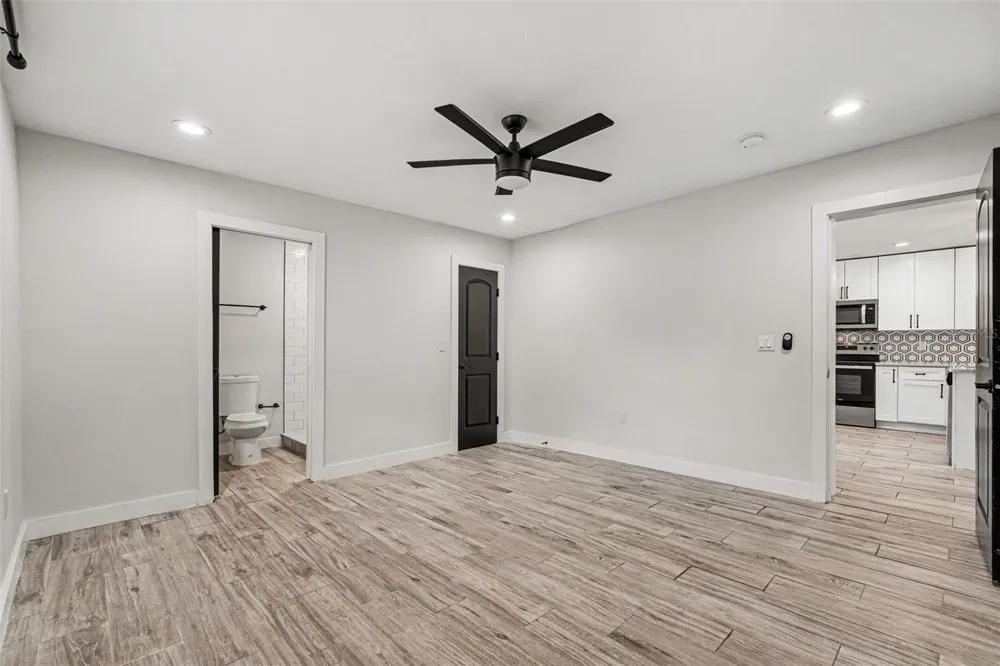 801 E BAKER STREET Tampa, FL 33603