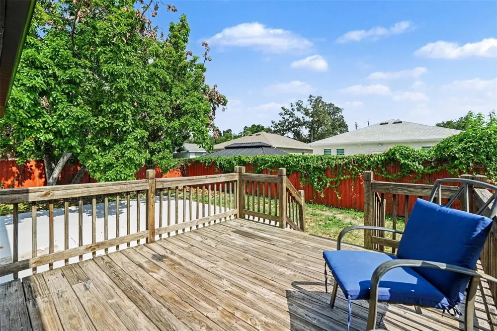801 E BAKER STREET Tampa, FL 33603
