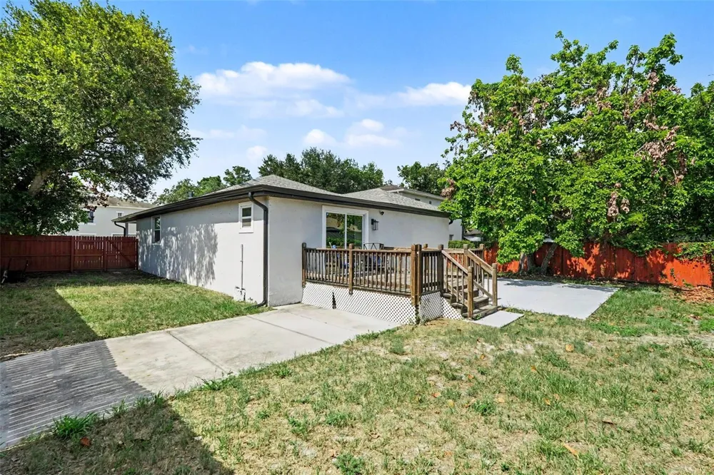 801 E BAKER STREET Tampa, FL 33603