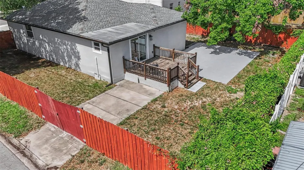 801 E BAKER STREET Tampa, FL 33603
