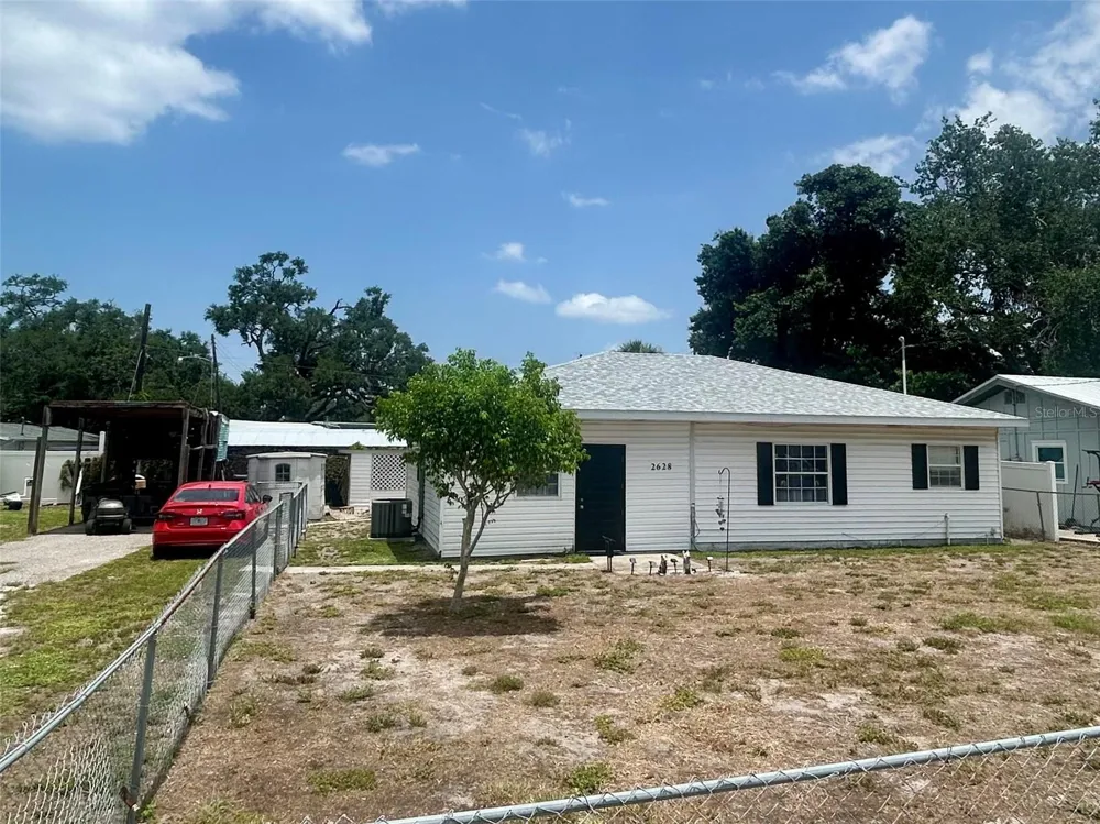 2628 45TH AVENUE W Bradenton, FL 34207