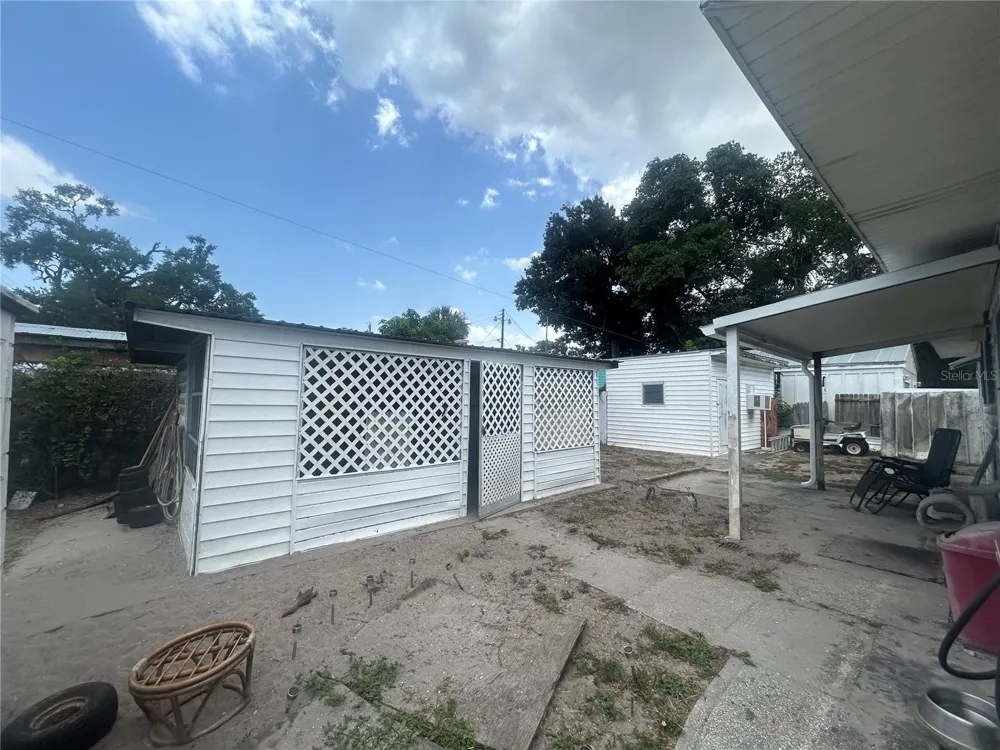 2628 45TH AVENUE W Bradenton, FL 34207