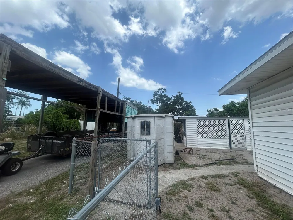 2628 45TH AVENUE W Bradenton, FL 34207
