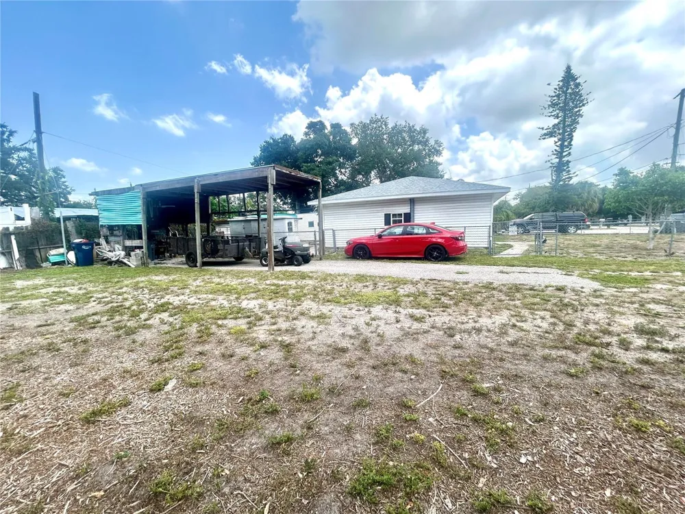 2628 45TH AVENUE W Bradenton, FL 34207