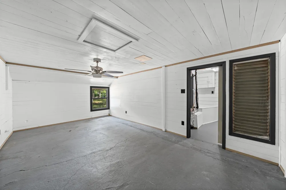 1707 Travis Avenue Cameron, TX 76520