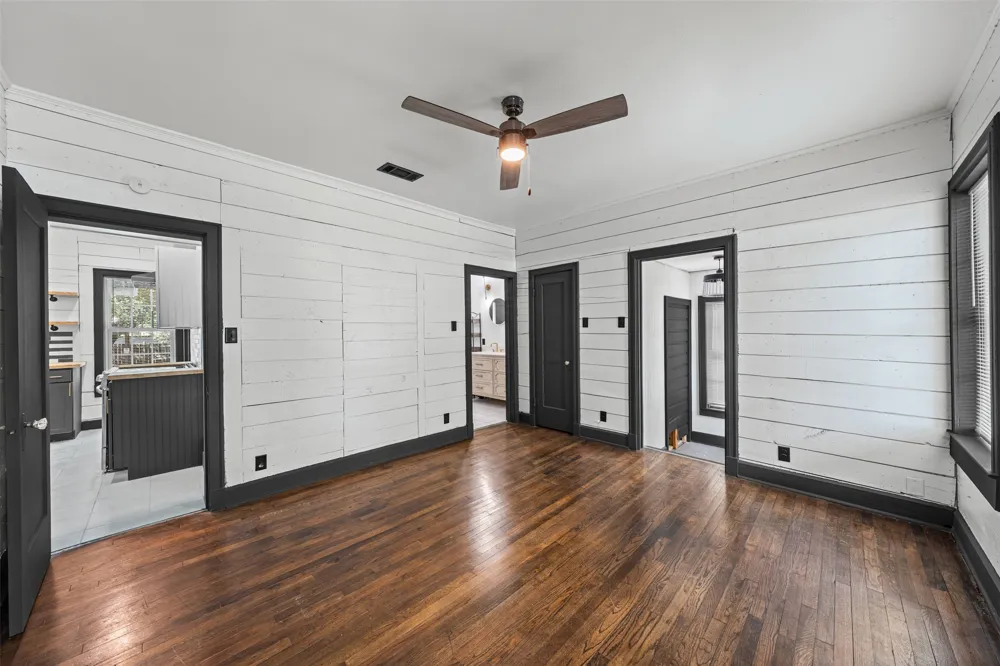 1707 Travis Avenue Cameron, TX 76520
