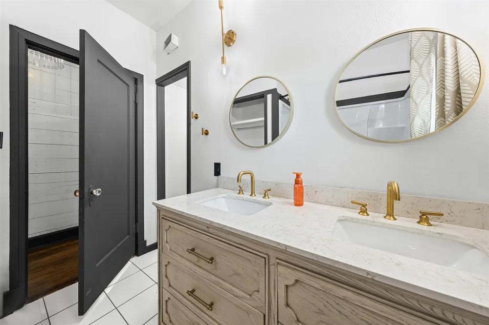 1707 Travis Avenue Cameron, TX 76520