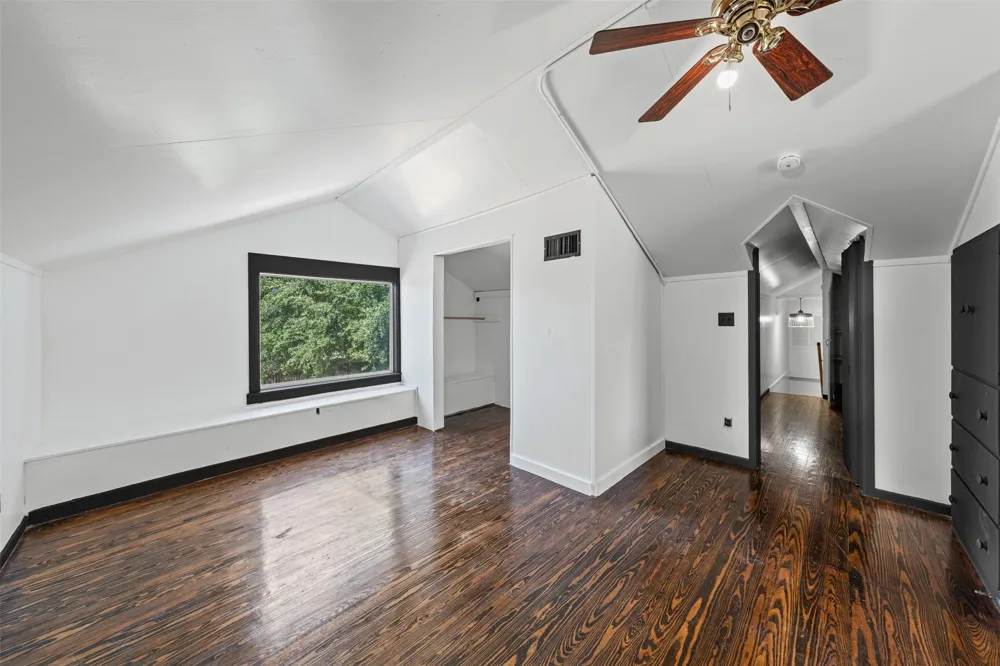 1707 Travis Avenue Cameron, TX 76520