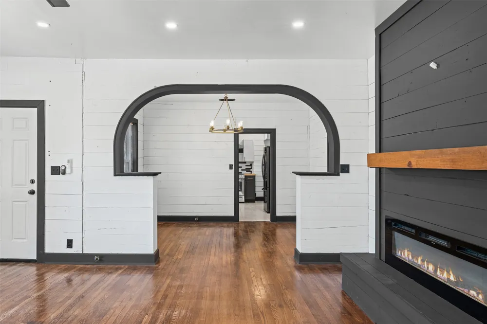 1707 Travis Avenue Cameron, TX 76520