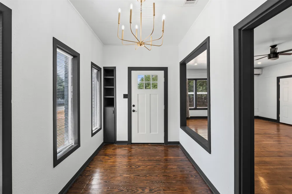 1707 Travis Avenue Cameron, TX 76520