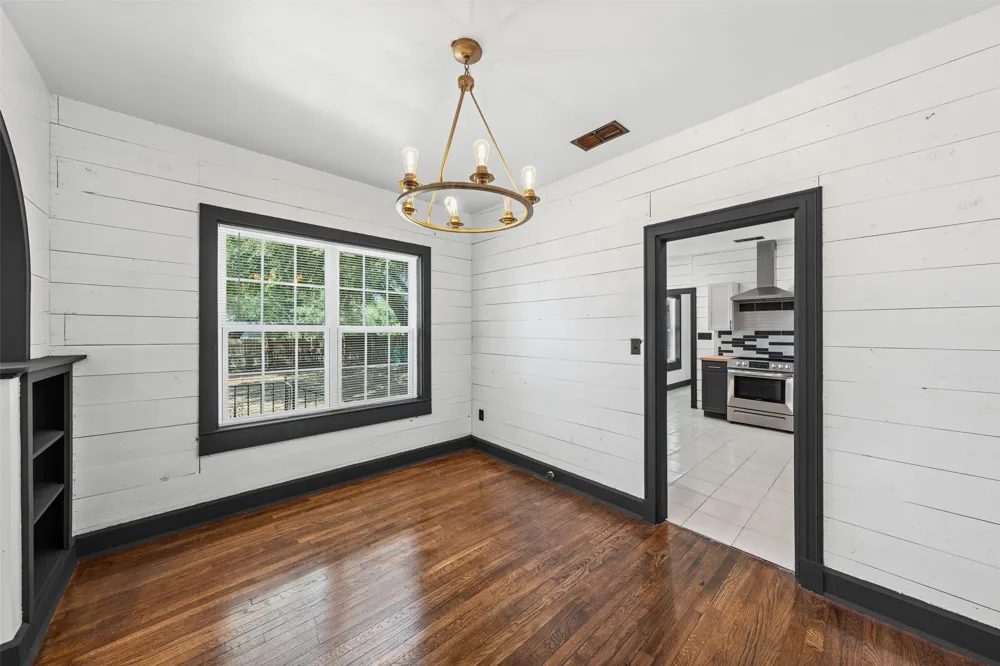 1707 Travis Avenue Cameron, TX 76520