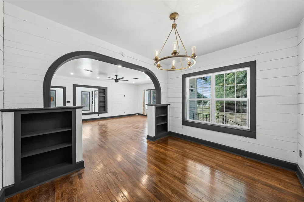 1707 Travis Avenue Cameron, TX 76520
