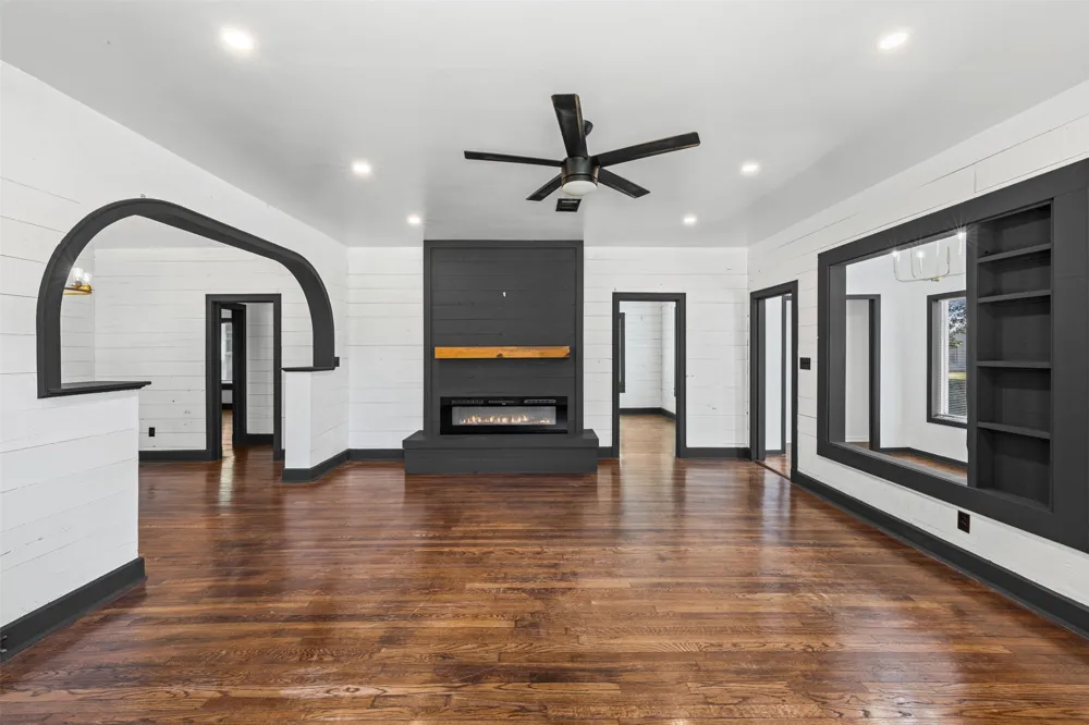 1707 Travis Avenue Cameron, TX 76520