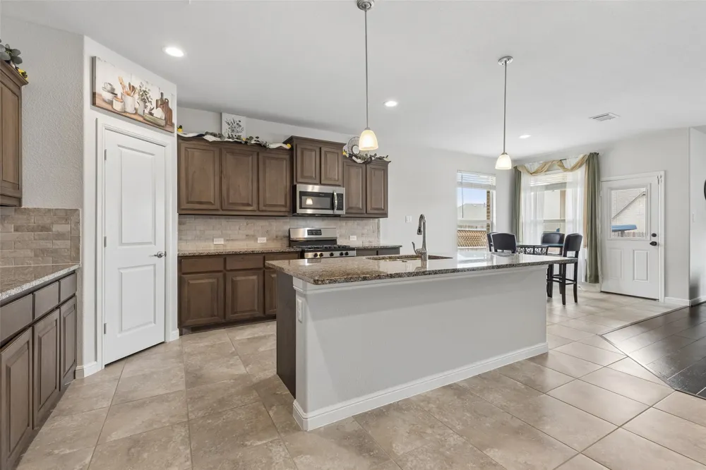 3908 Crater Circle Fort Worth, TX 76137