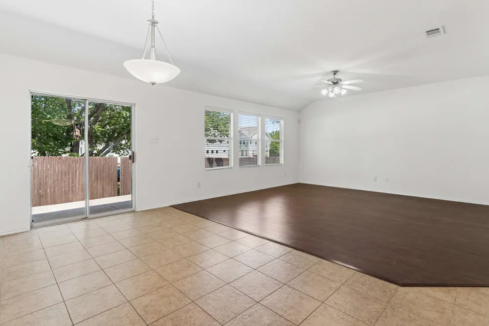 3800 Windy Point Drive Denton, TX 76208