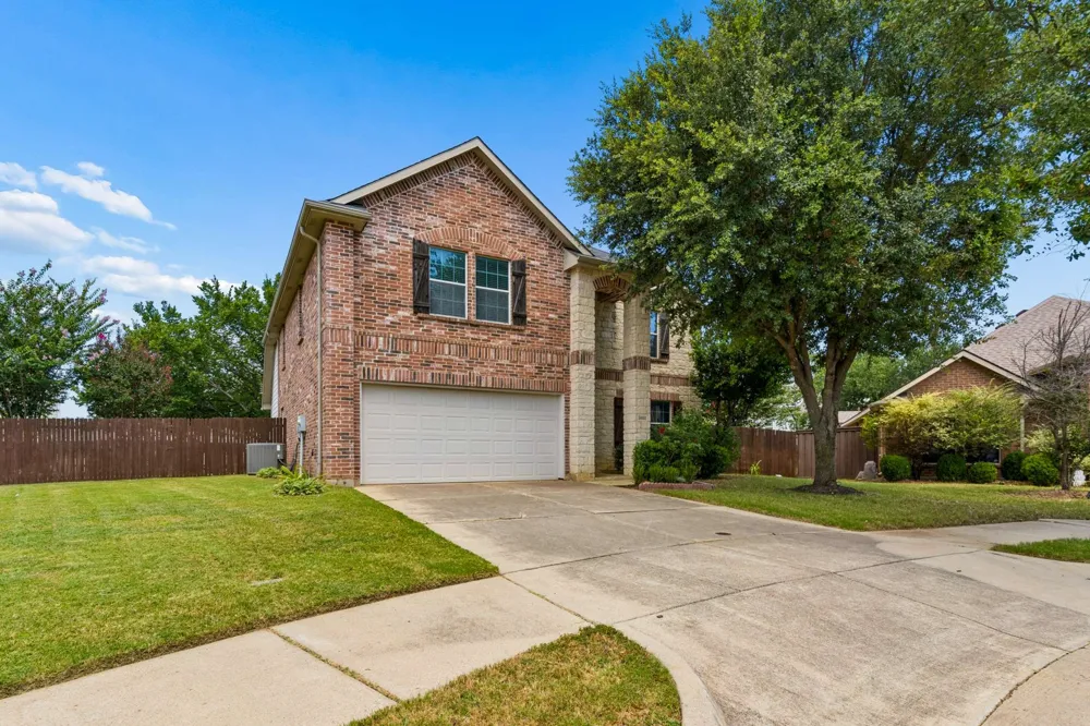 3800 Windy Point Drive Denton, TX 76208