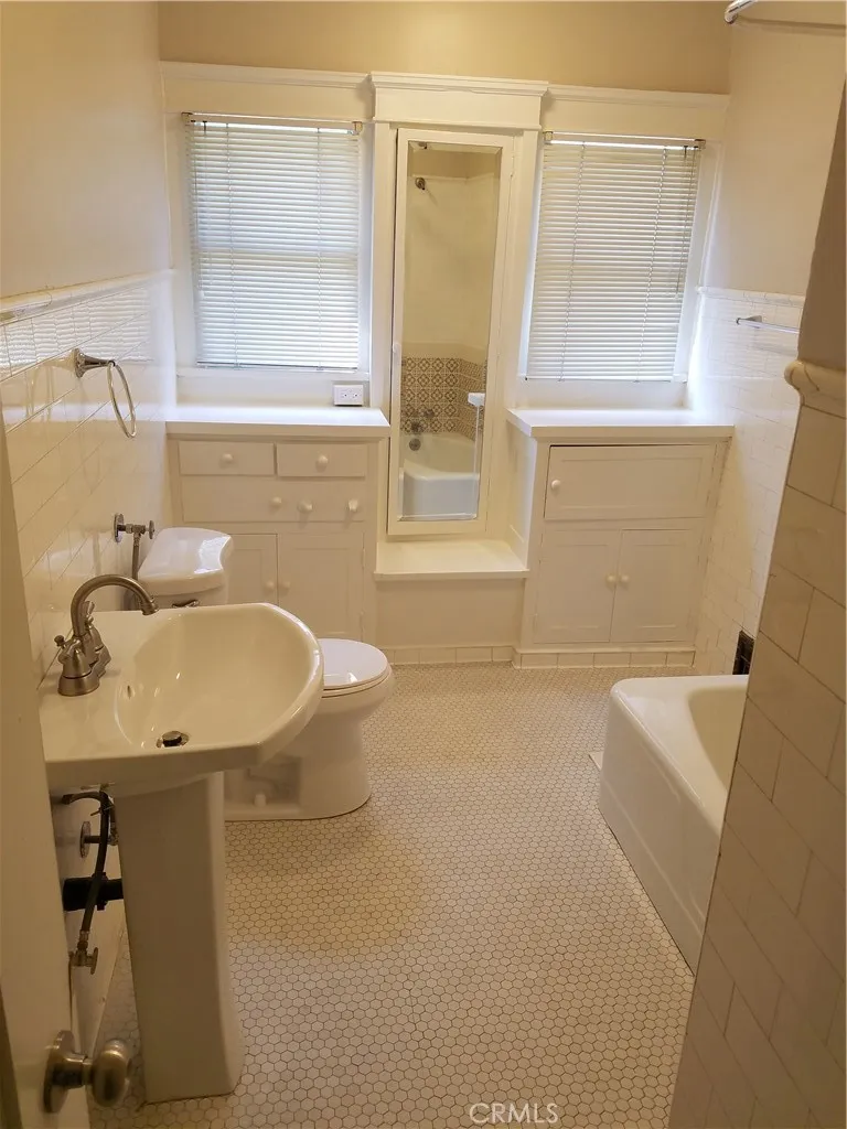 454 S Glassell Orange, CA 92866