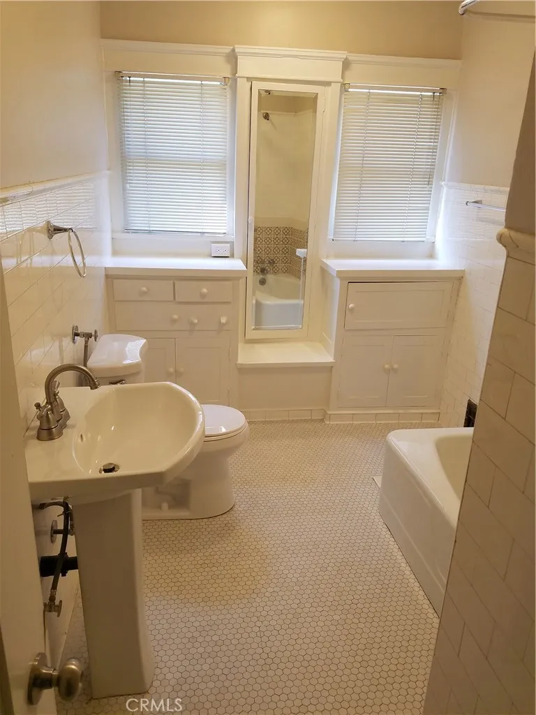 454 S Glassell Orange, CA 92866