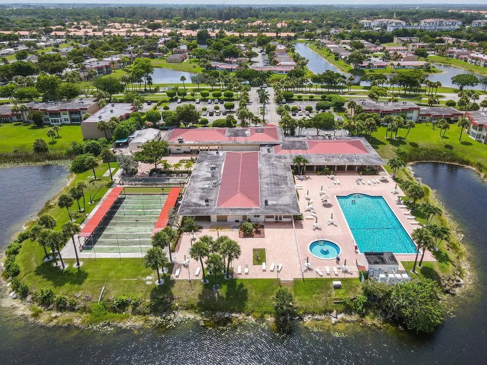 106 Lake Dora Drive West Palm Beach, FL 33411