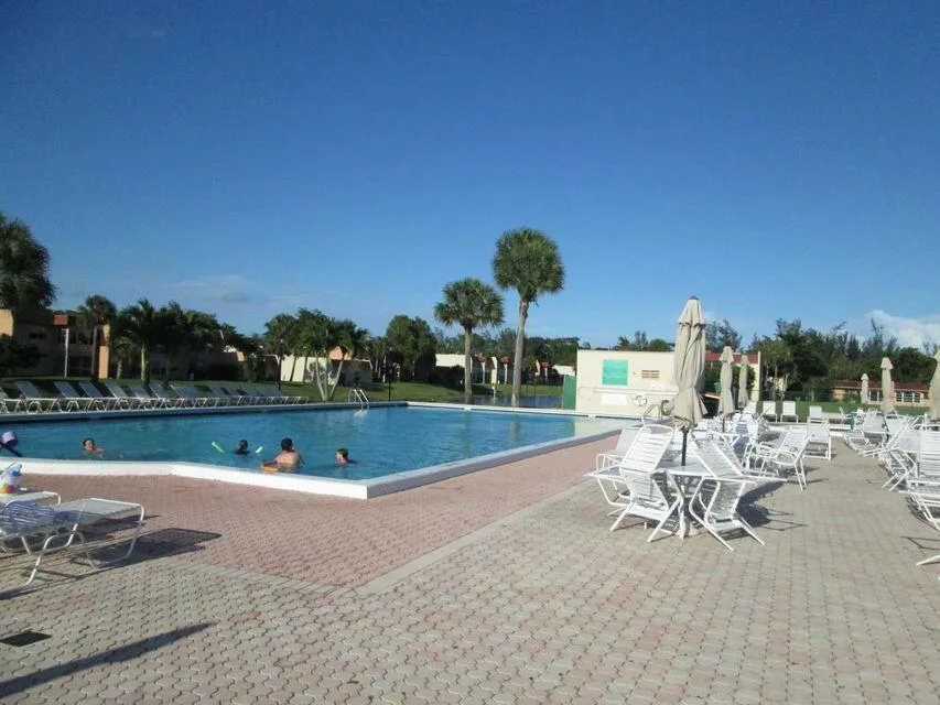 106 Lake Dora Drive West Palm Beach, FL 33411