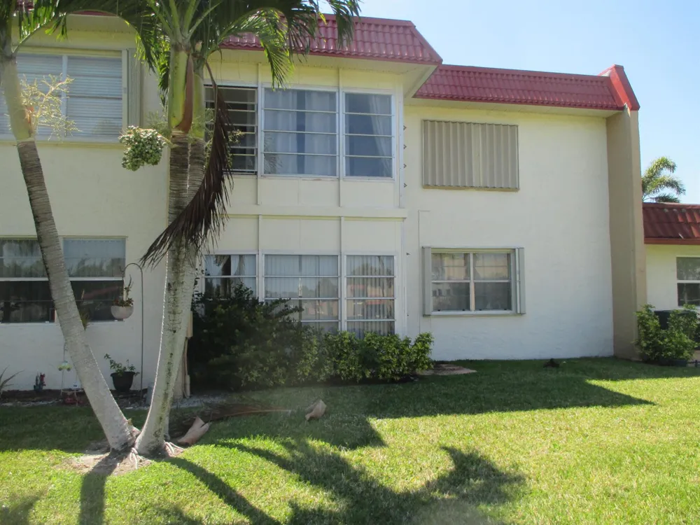 106 Lake Dora Drive West Palm Beach, FL 33411