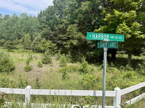 E Sandy Lane