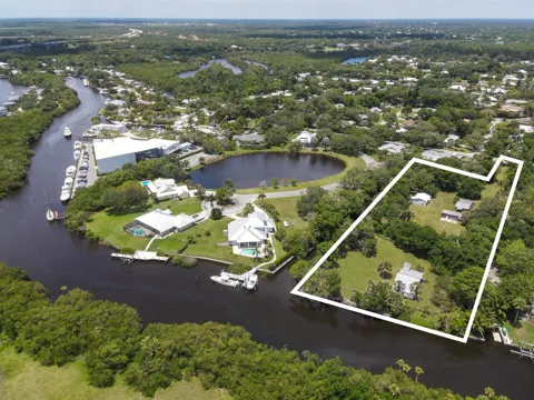 332 SW Salerno Road
