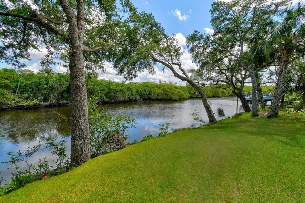 332 SW Salerno Road Stuart, FL 34997