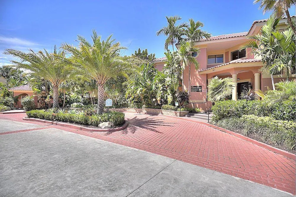 300 Uno Lago Drive #303 Juno Beach, FL 33408