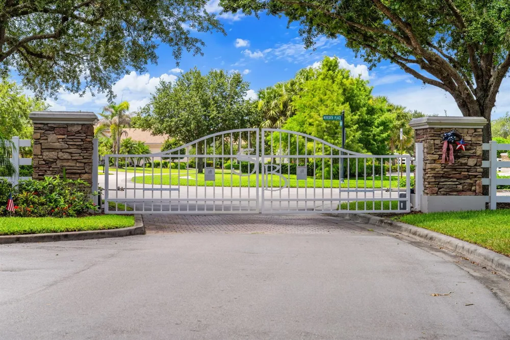 450 Stoney Brook Farm Court Vero Beach, FL 32968
