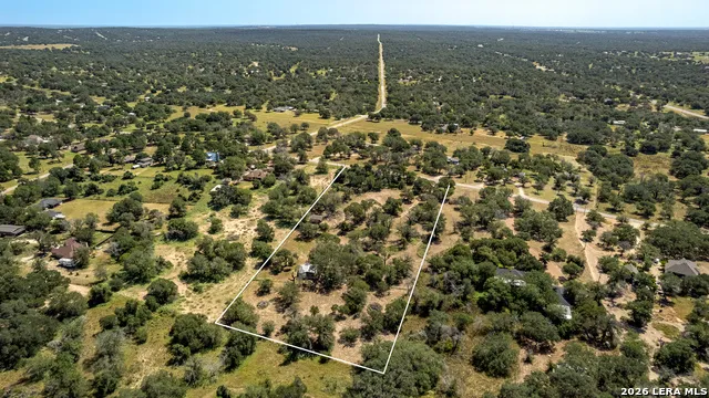 727 EAGLE CREEK DR Floresville, TX 78114