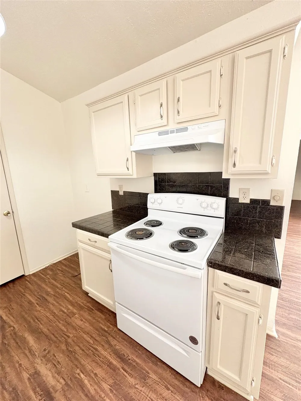 658 Stonehenge Drive Grand Prairie, TX 75052