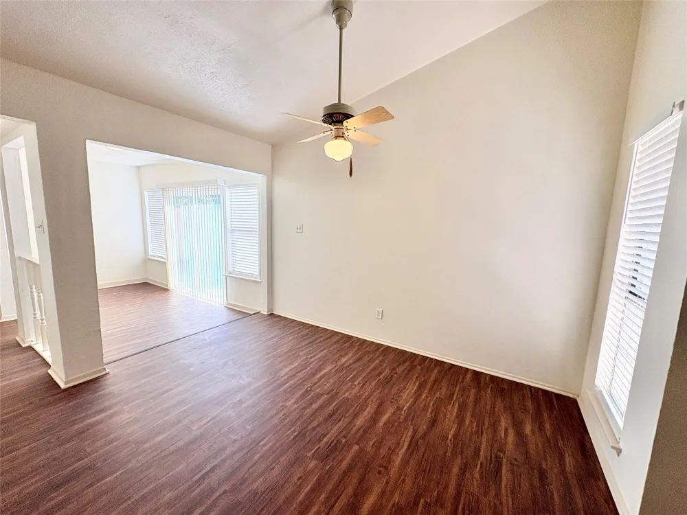658 Stonehenge Drive Grand Prairie, TX 75052
