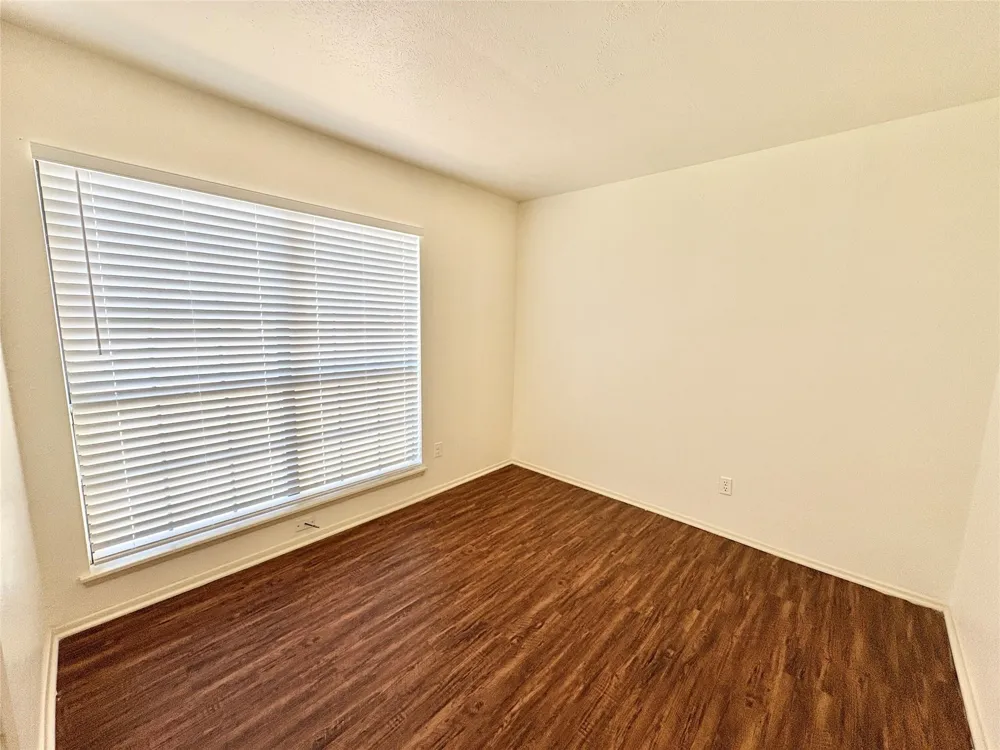 658 Stonehenge Drive Grand Prairie, TX 75052