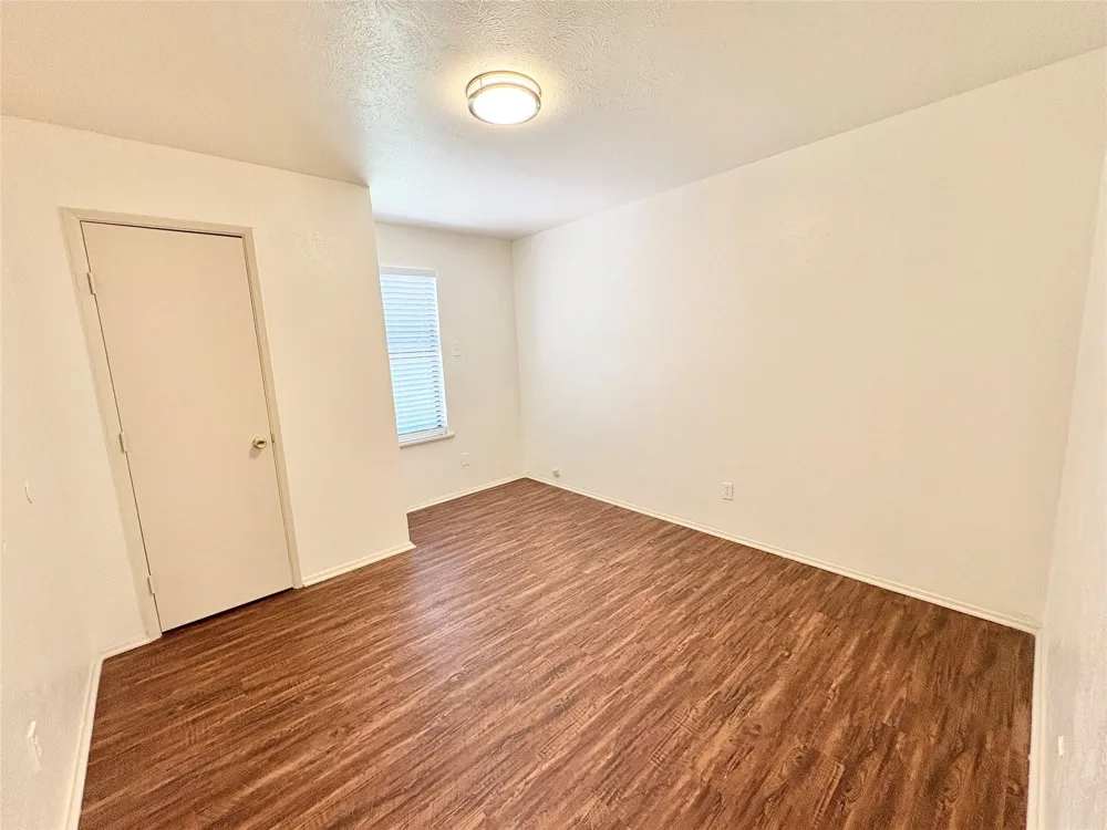 658 Stonehenge Drive Grand Prairie, TX 75052