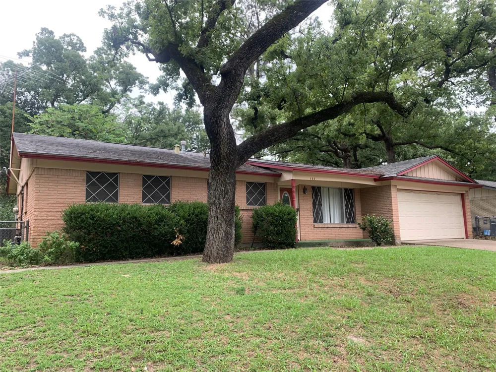 132 Skylark Drive Azle, TX 76020