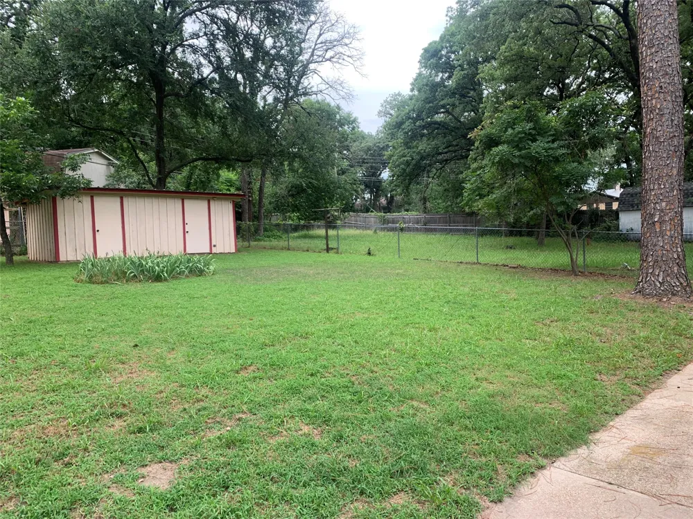 132 Skylark Drive Azle, TX 76020