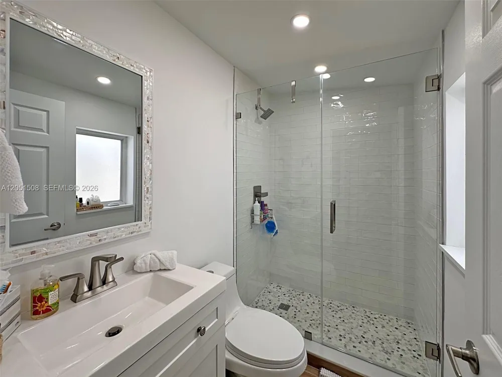 32 Pirates Dr Key Largo, FL 33037