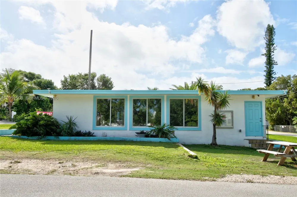 32 Pirates Dr Key Largo, FL 33037