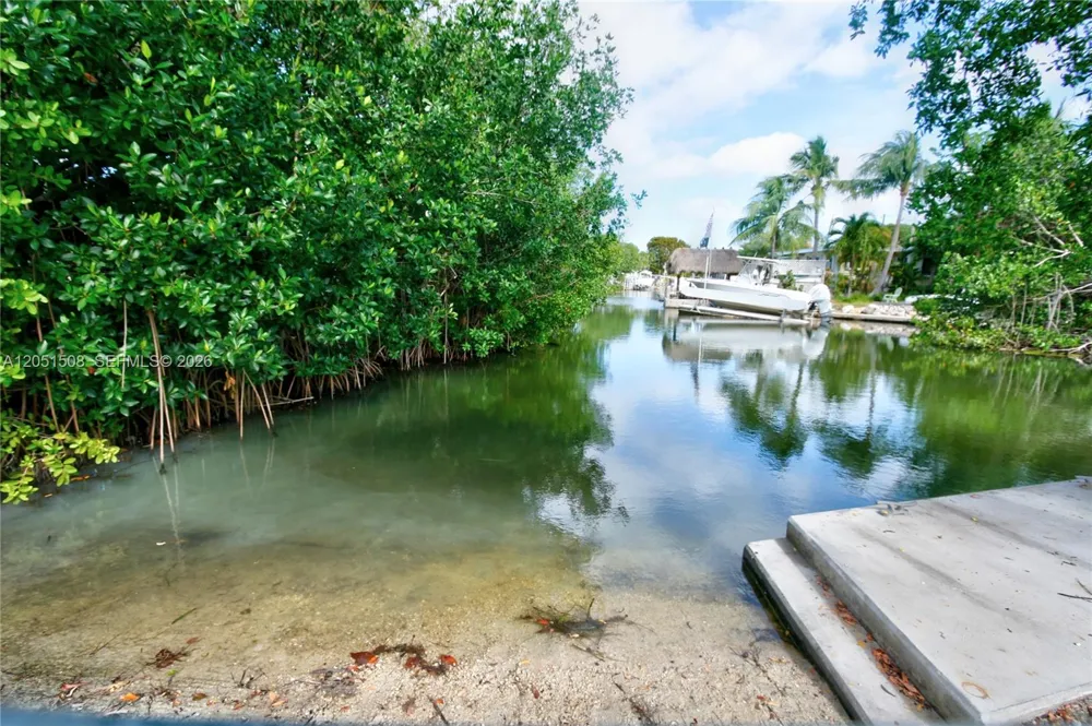 32 Pirates Dr Key Largo, FL 33037