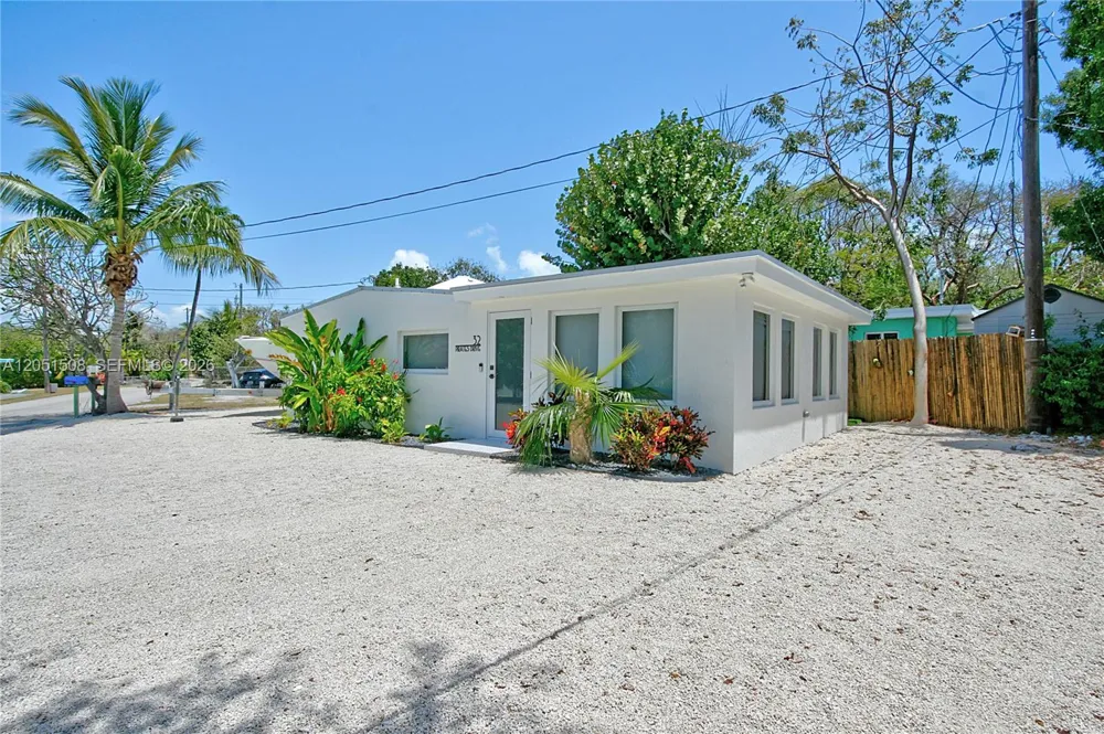 32 Pirates Dr Key Largo, FL 33037