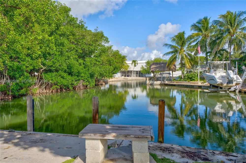 32 Pirates Dr Key Largo, FL 33037