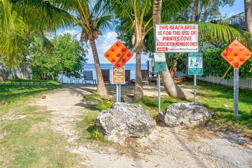 32 Pirates Dr Key Largo, FL 33037