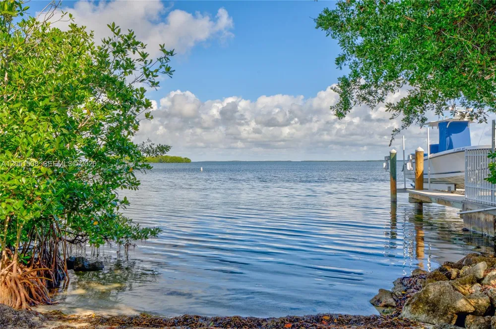 32 Pirates Dr Key Largo, FL 33037