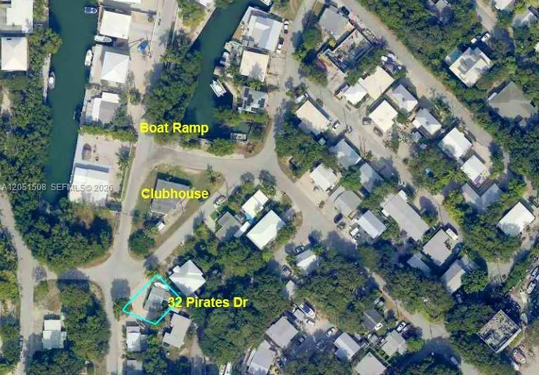 32 Pirates Dr Key Largo, FL 33037
