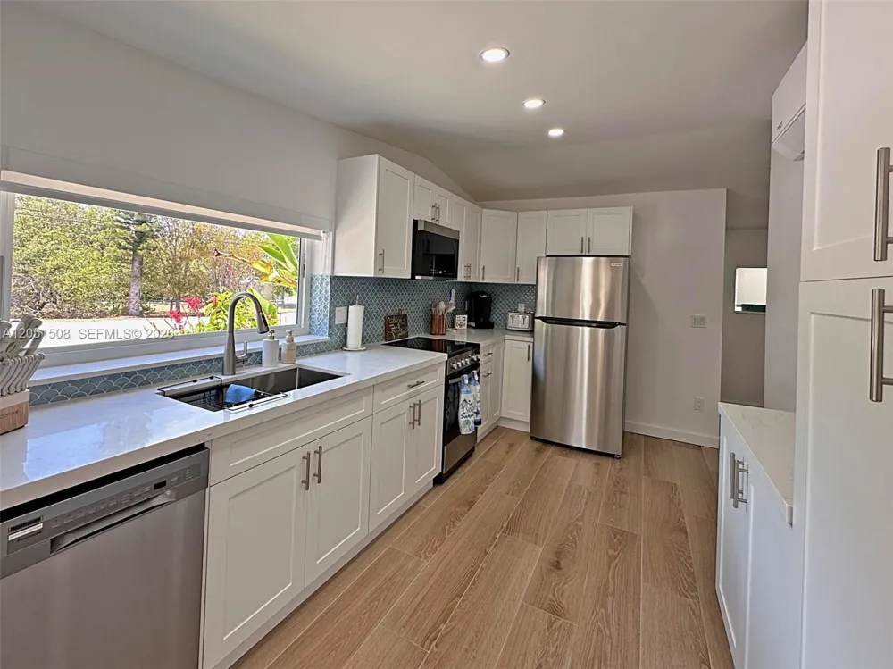 32 Pirates Dr Key Largo, FL 33037